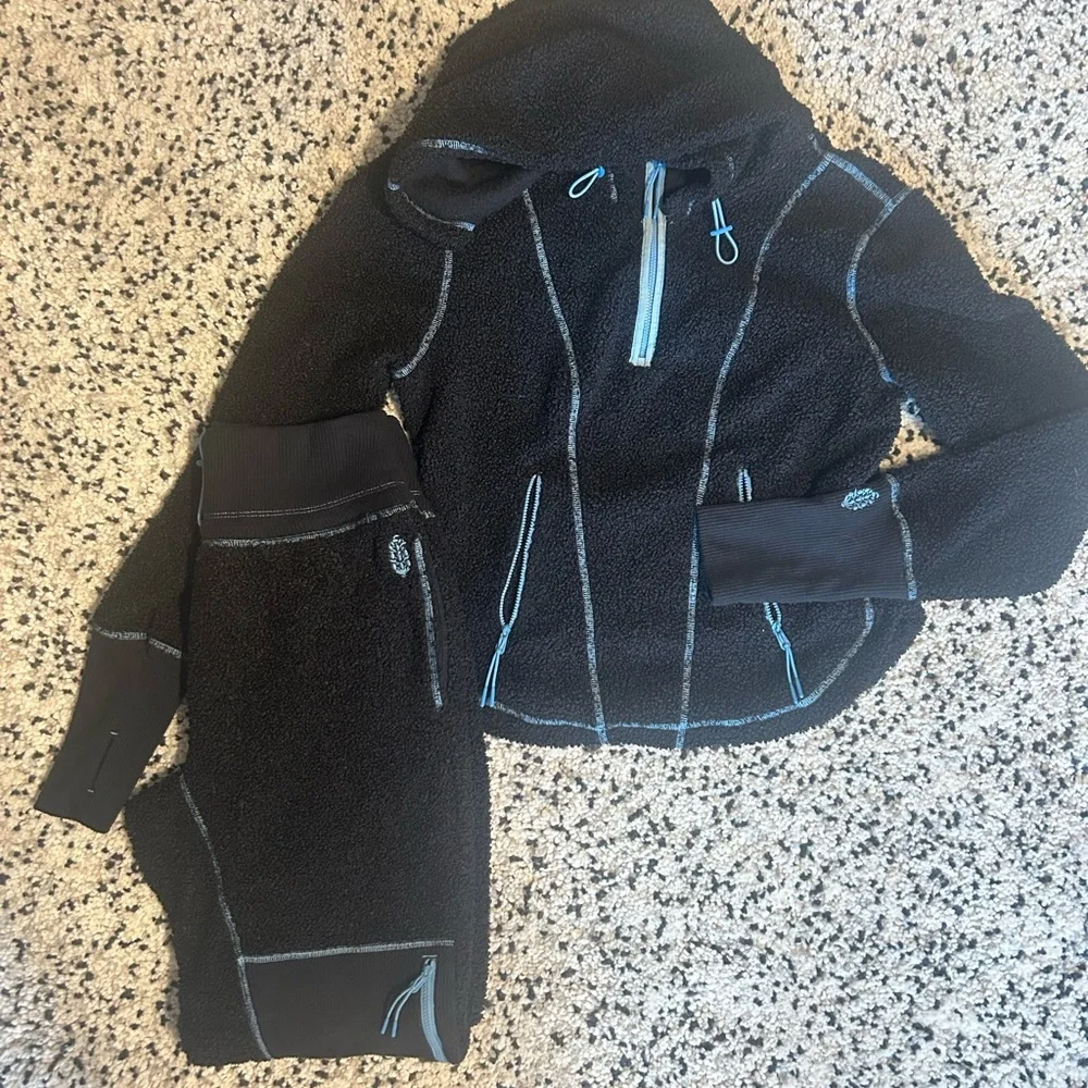 Free People Black and Blue Set - Picture 2 of 4